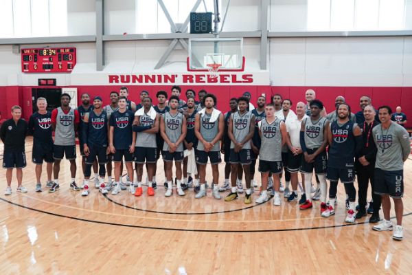 美国陪练队在练习赛中战胜美国的FIBA世界杯队!